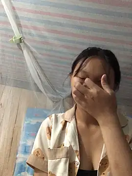 Snapshot of khatvong chatting on 10/04/25, 03:26 khatvong online show from 10/04/25, 03:26