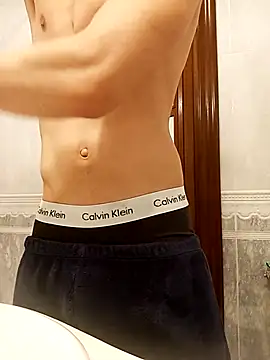 Snapshot of ruiiizz chatting on 03/18/26, 03:26 ruiiizz online show from 03/18/26, 03:26