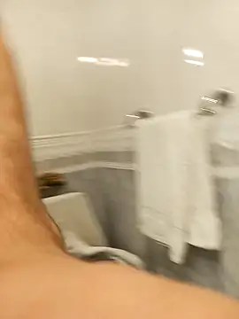 Snapshot of ruiiizz chatting on 04/14/26, 05:30 ruiiizz online show from 04/14/26, 05:30