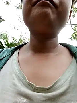 Snapshot of Samyy_xx chatting on 04/21/26, 02:51 Samyy xx online show from 04/21/26, 02:51