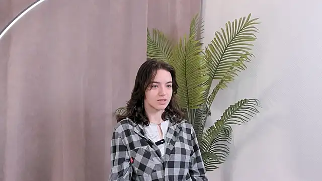 TarahCayne online show from 09/25/25, 11:47