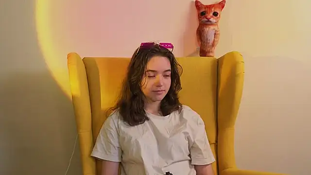 TarahCayne online show from 10/04/25, 07:39