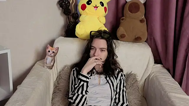 TarahCayne online show from 10/24/25, 08:22