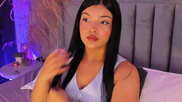 EmmaBlossom online show from 10/18/25, 08:09