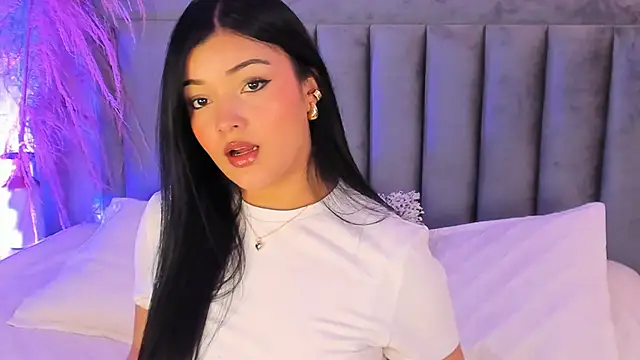 EmmaBlossom online show from 11/28/25, 07:27