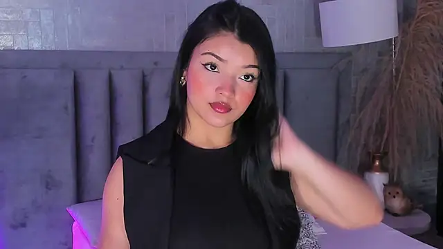 EmmaBlossom online show from 05/25/26, 12:33