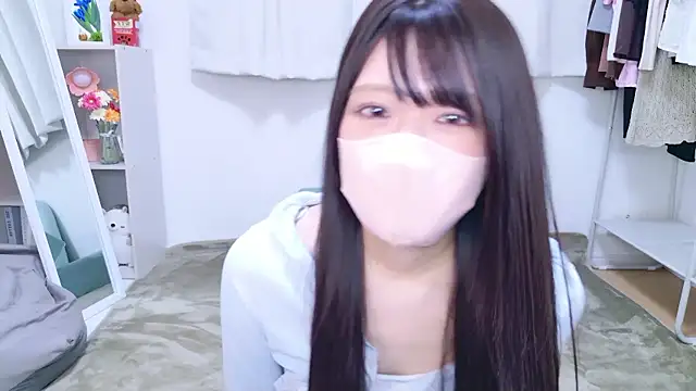 rinochi  online show from 10/06/25, 11:07