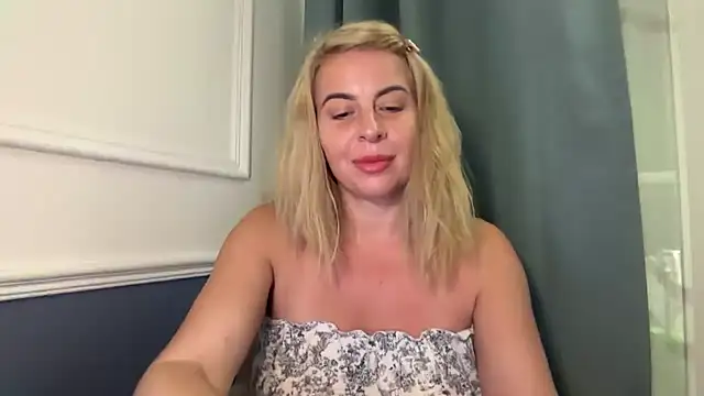 Miravynn online show from 12/21/25, 11:50