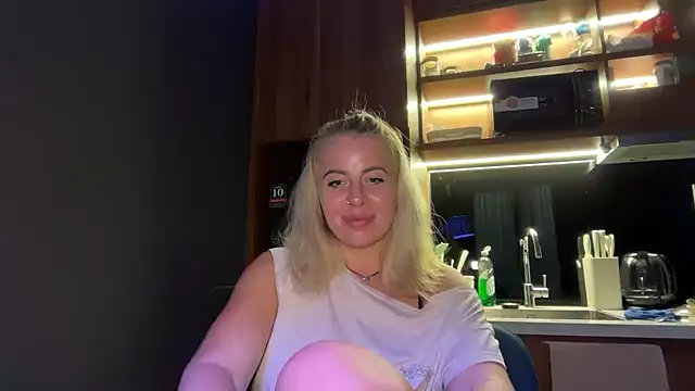 Miravynn online show from 02/19/26, 06:15