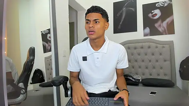 Snapshot of paull_cassidy chatting on 11/24/25, 11:21 paull cassidy online show from 11/24/25, 11:21