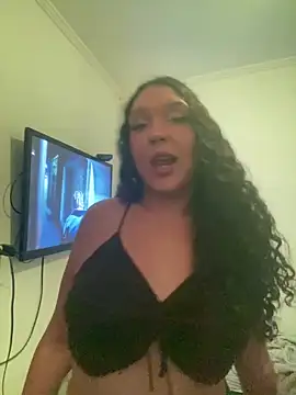 Snapshot of ellatransgirl chatting on 10/15/25, 06:19 ellatransgirl online show from 10/15/25, 06:19