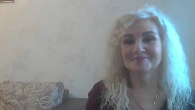 Snapshot of LadySexyBlond chatting on 10/18/25, 11:00 LadySexyBlond online show from 10/18/25, 11:00