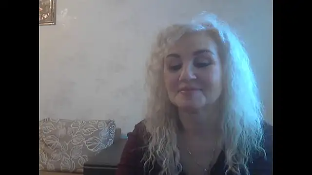 Snapshot of LadySexyBlond chatting on 12/17/25, 12:55 LadySexyBlond online show from 12/17/25, 12:55