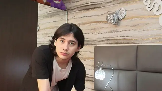 Lovers 21 online show from 05/17/26, 04:10