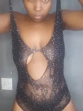 Snapshot of QueenLanaL chatting on 10/28/25, 05:33 QueenLanaL online show from 10/28/25, 05:33