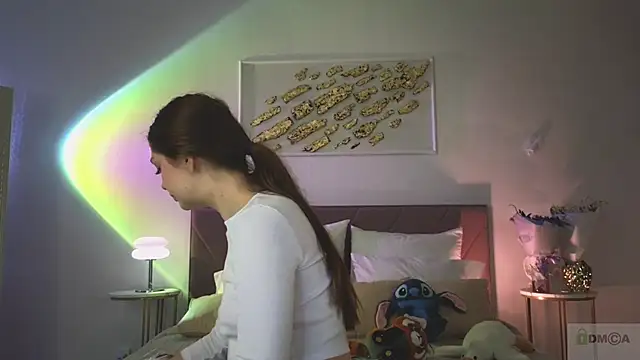 Nicole Broown  online show from 11/26/25, 09:49