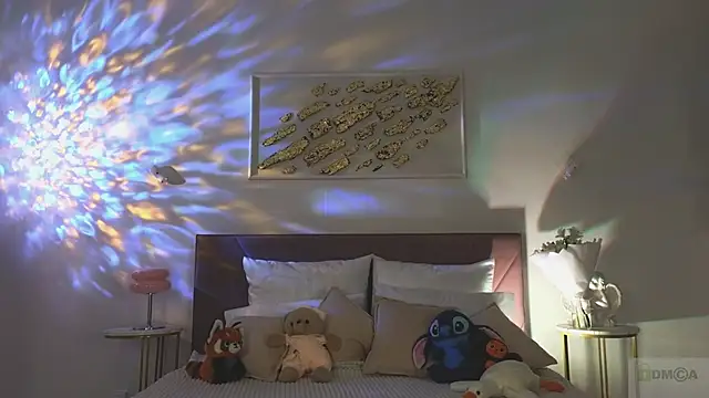 Nicole Broown  online show from 12/04/25, 09:12