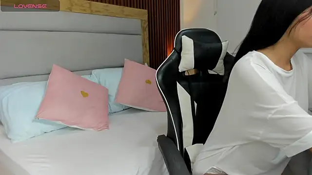 nahiaras herz online show from 10/21/25, 12:17