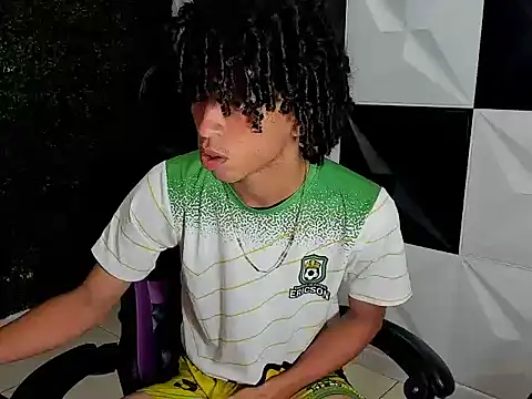 Snapshot of xion_ez chatting on 10/02/25, 08:16 xion ez online show from 10/02/25, 08:16