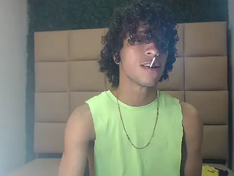 Snapshot of xion_ez chatting on 10/06/25, 09:34 xion ez online show from 10/06/25, 09:34