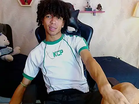 Snapshot of xion_ez chatting on 10/11/25, 08:18 xion ez online show from 10/11/25, 08:18