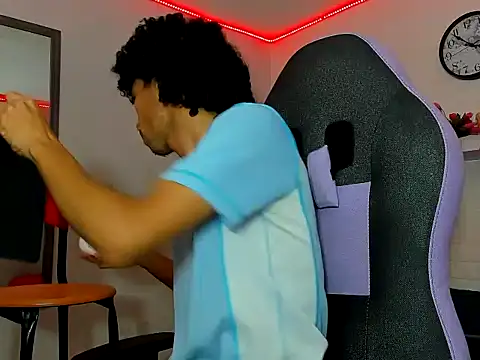 Snapshot of xion_ez chatting on 10/15/25, 08:53 xion ez online show from 10/15/25, 08:53