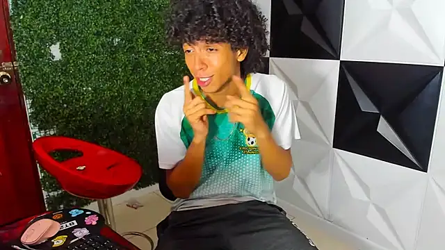 Snapshot of xion_ez chatting on 10/22/25, 08:41 xion ez online show from 10/22/25, 08:41