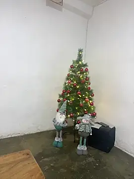 fabulousgirl online show from 12/18/25, 04:07