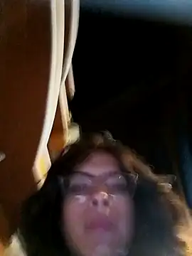 Snapshot of SoftieUwU chatting on 10/02/25, 05:03 SoftieUwU online show from 10/02/25, 05:03