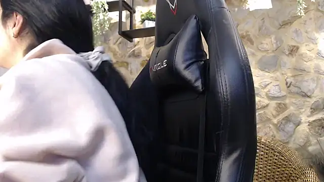 Snapshot of RousseGil_ chatting on 10/13/25, 11:10 RousseGil online show from 10/13/25, 11:10