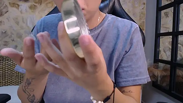 Snapshot of RousseGil_ chatting on 10/14/25, 11:22 RousseGil online show from 10/14/25, 11:22