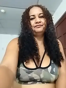 MEYBELLATINA online show from 11/14/25, 09:24