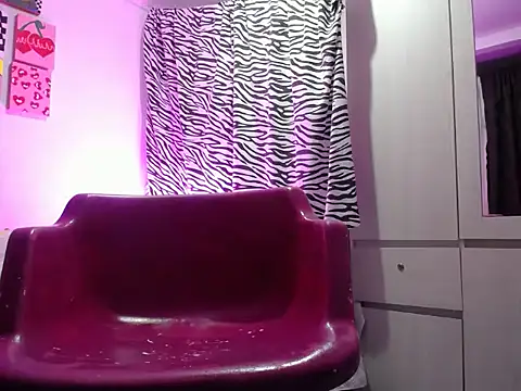 Nahomyyy online show from 10/27/25, 11:03