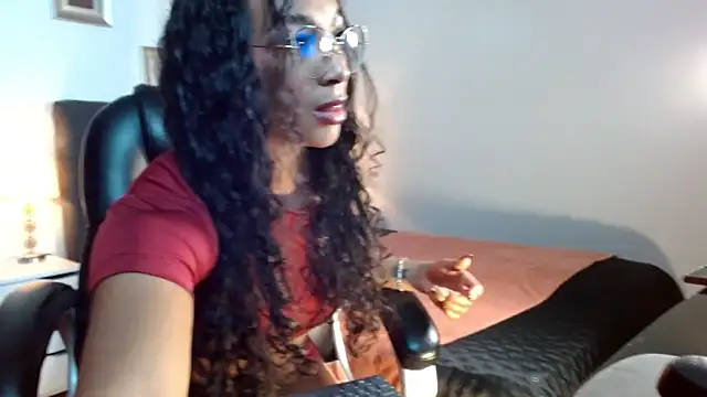 Snapshot of SashaBowei chatting on 10/10/25, 01:15 SashaBowei online show from 10/10/25, 01:15