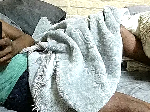 Mshayiwesinqe online show from 10/20/25, 01:44