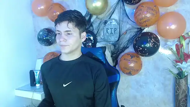 Aaron Foxxx online show from 10/26/25, 05:41