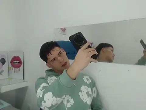 Aaron Foxxx online show from 11/15/25, 09:54