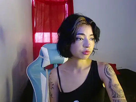 kiyusweetcrazy online show from 10/19/25, 05:57