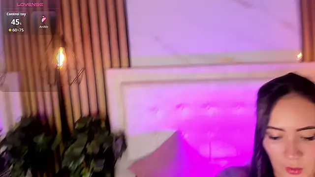 Snapshot of Honey_noir chatting on 12/03/25, 08:29 Honey noir online show from 12/03/25, 08:29