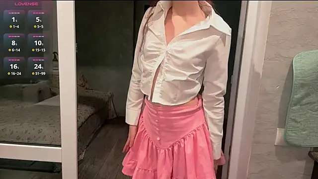 Snapshot of FawnDubler chatting on 10/26/25, 05:41 FawnDubler online show from 10/26/25, 05:41