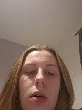 Snapshot of Brutal_brunettexx chatting on 09/26/25, 12:03 Brutal brunettexx online show from 09/26/25, 12:03
