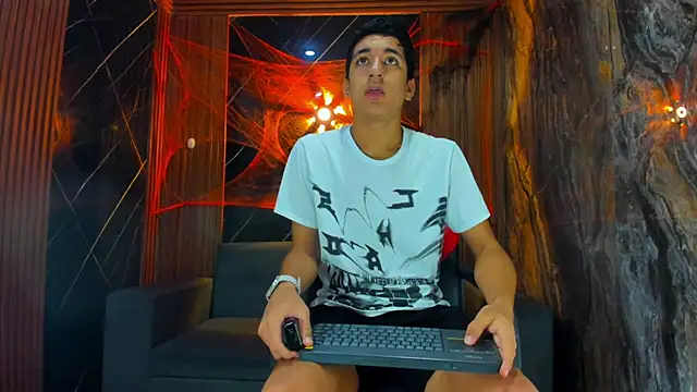 Stiben boy online show from 10/21/25, 03:29