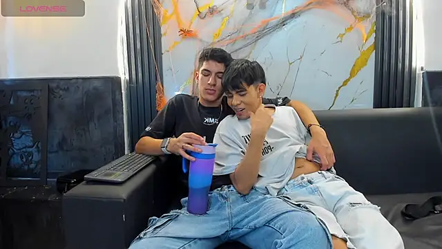 Stiben boy online show from 10/31/25, 07:48