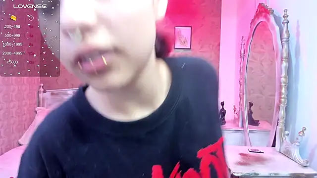 Megane whitte online show from 12/05/25, 07:10