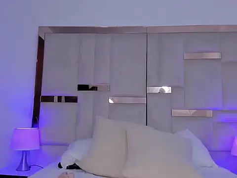 Snapshot of Lia_Sin chatting on 10/18/25, 01:23 Lia Sin online show from 10/18/25, 01:23