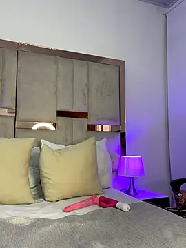 Snapshot of Lia_Sin chatting on 10/25/25, 01:40 Lia Sin online show from 10/25/25, 01:40