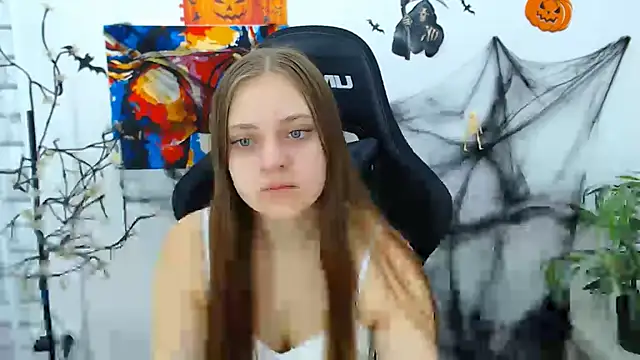 ArinaBelle online show from 10/24/25, 03:36