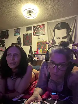 Snapshot of inkdmagz chatting on 11/13/25, 12:42 inkdmagz online show from 11/13/25, 12:42