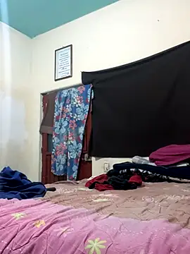 Snapshot of Sk3m_veryhot chatting on 11/21/25, 12:37 Sk3m veryhot online show from 11/21/25, 12:37