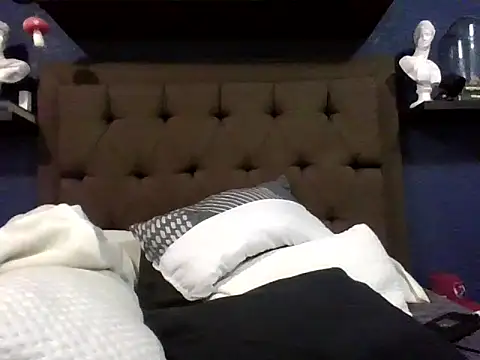 Snapshot of sad_fucking_boy chatting on 10/05/25, 07:17 sad fucking boy online show from 10/05/25, 07:17